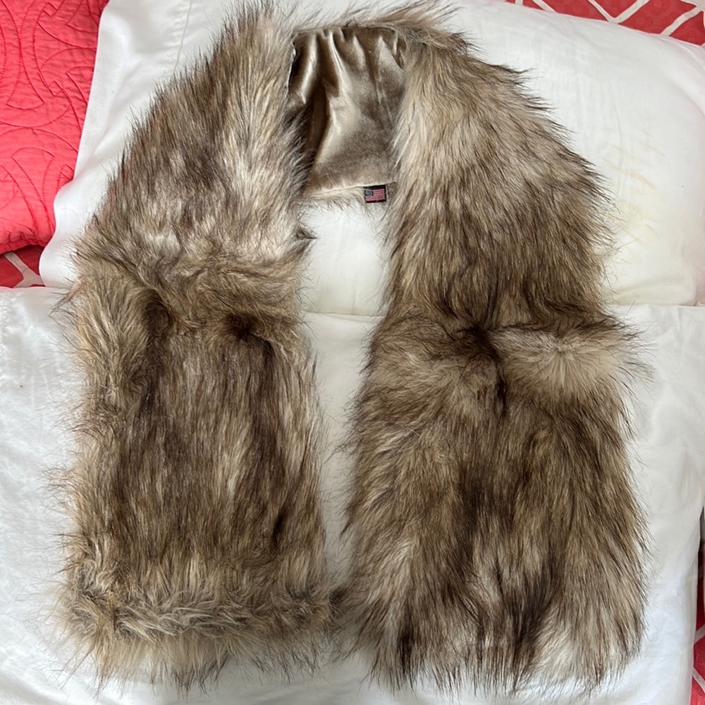 *faux fur* neck wrap